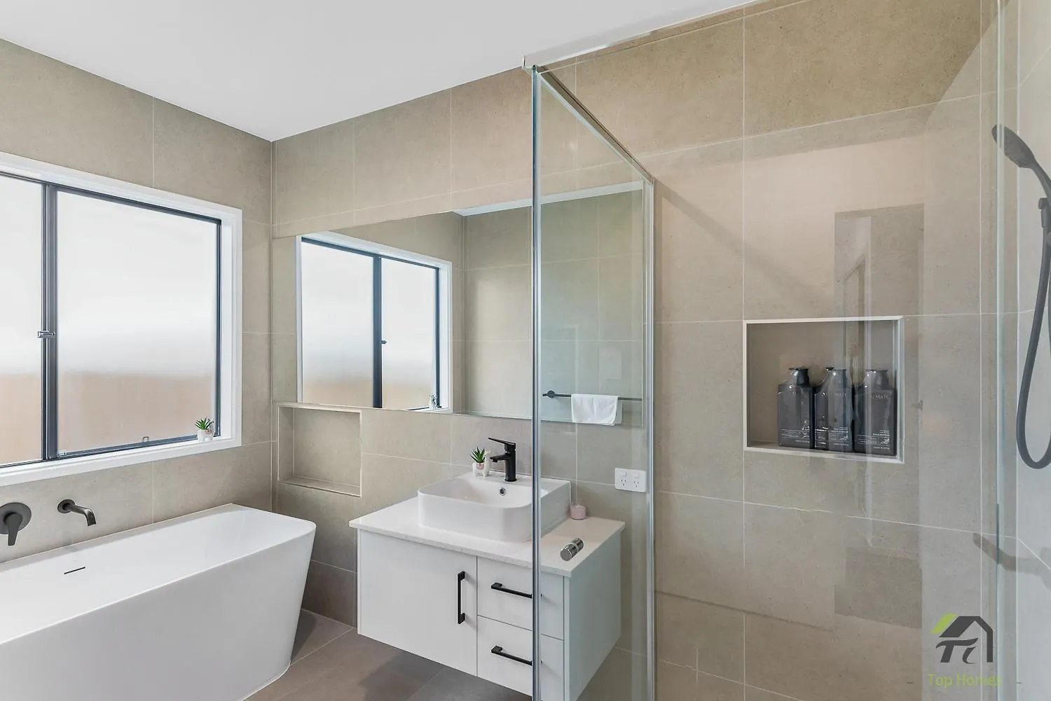 Cozy&Luminous 4-Bedroom House Ripley Australia